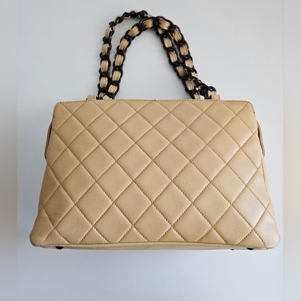 Chanel Beige Quilted Flap Bag - Picture 4 of 13